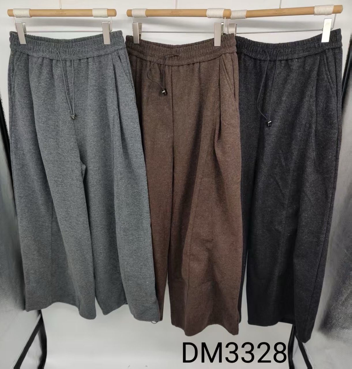 Weite Hose mit Kordelzug