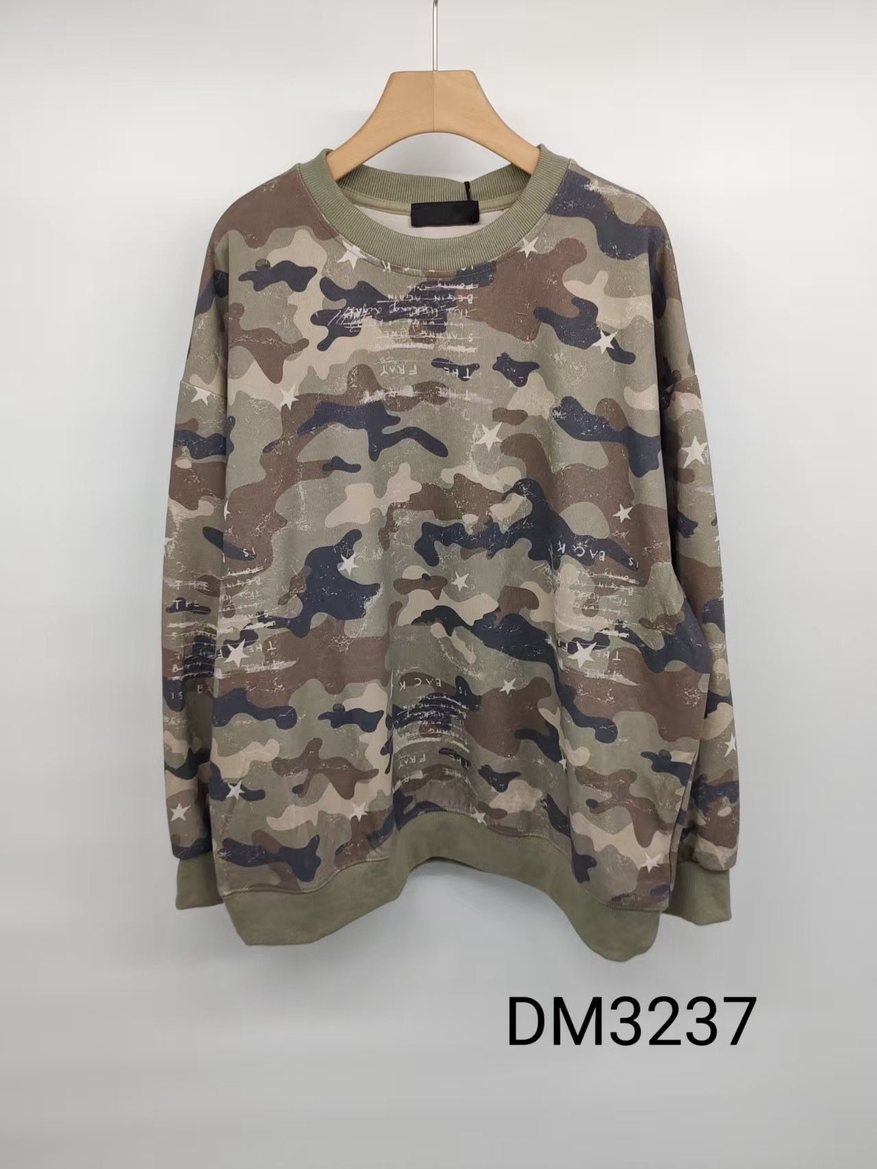 Lässiger Camouflage-Pullover