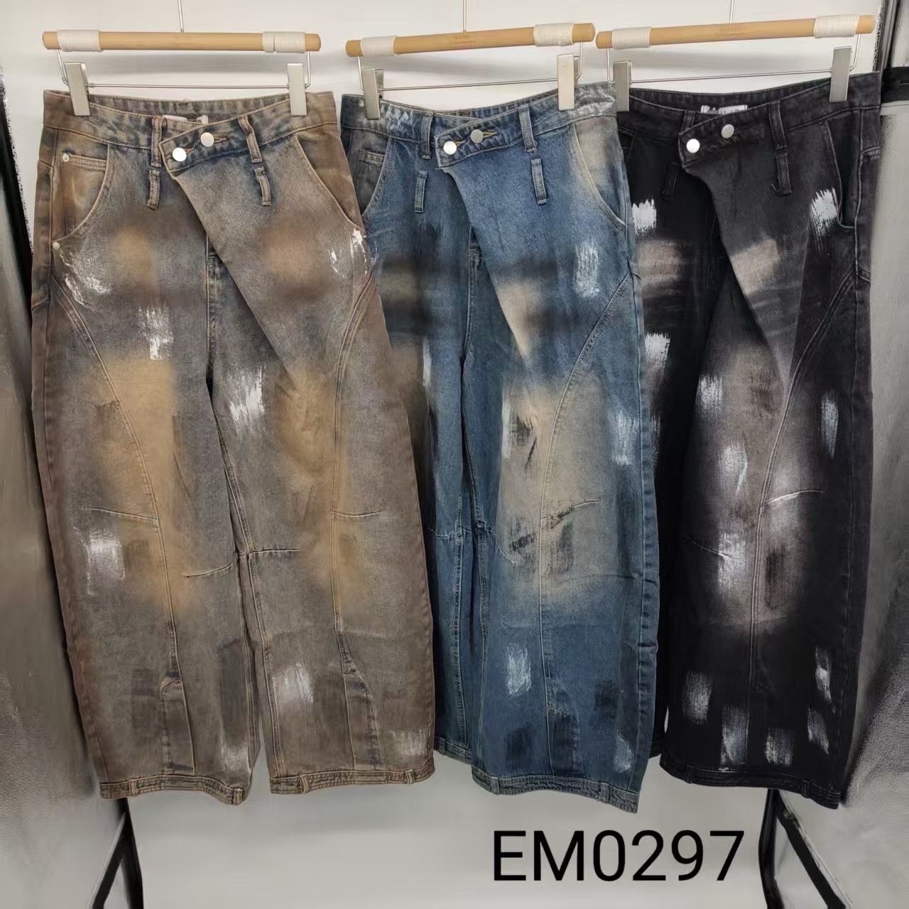 Gerade Jeans mit Ziernähten