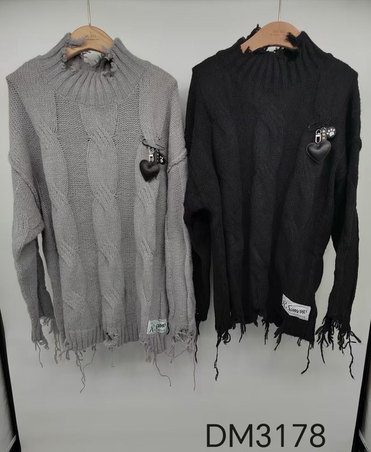 Pullover mit Rollkragen und Fransen