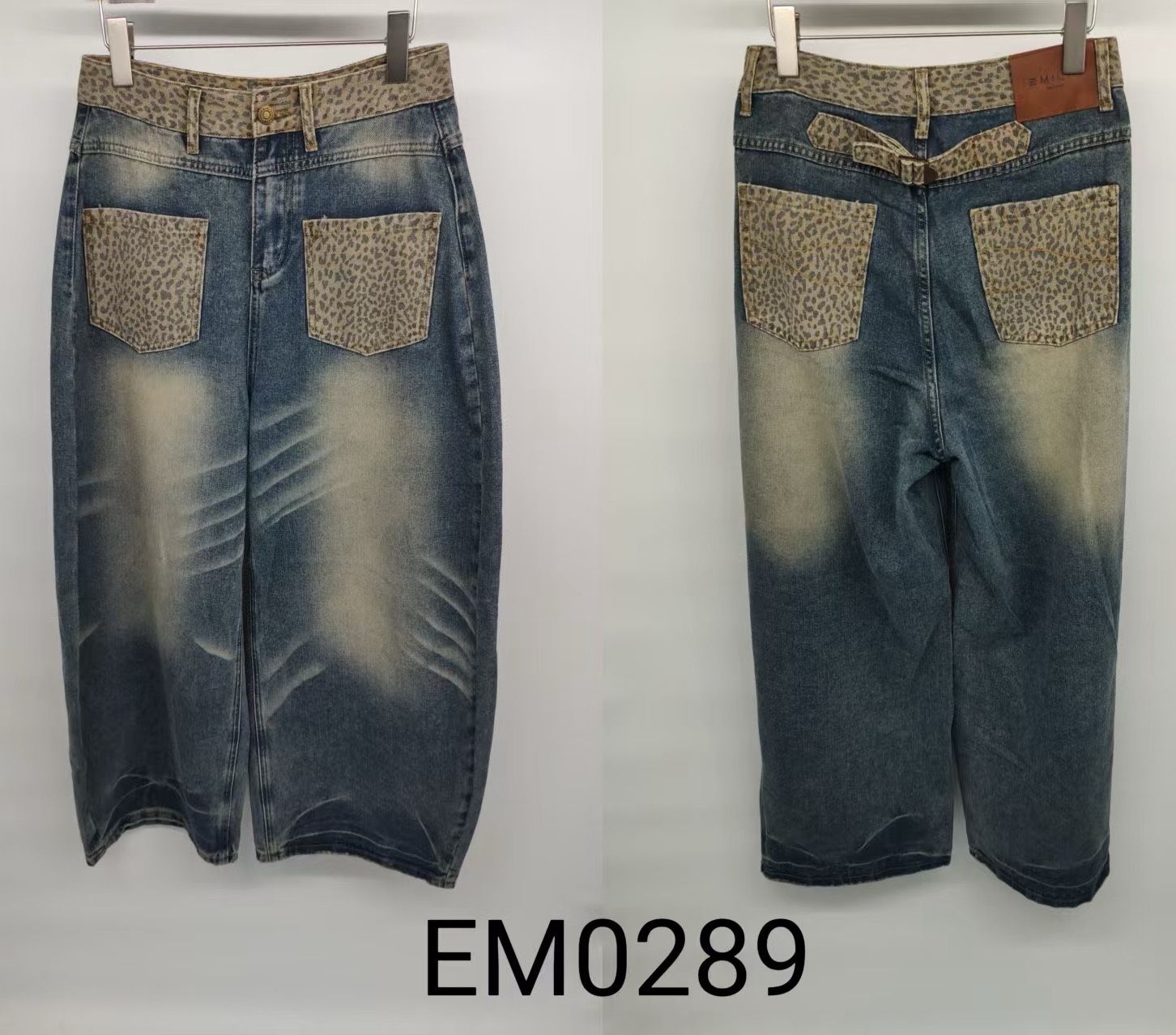 Jeans mit hohem Bund und weitem Bein