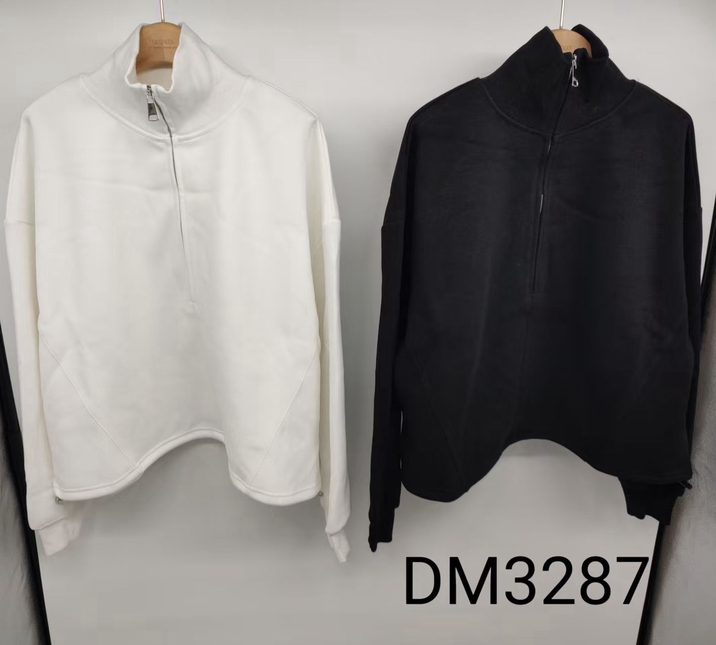 Oversize Sweatshirt mit Stehkragen
