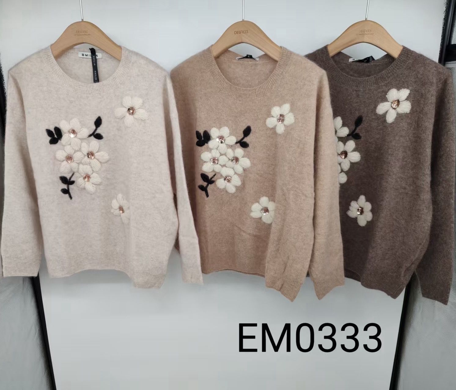 Pullover mit 3D-Applikation