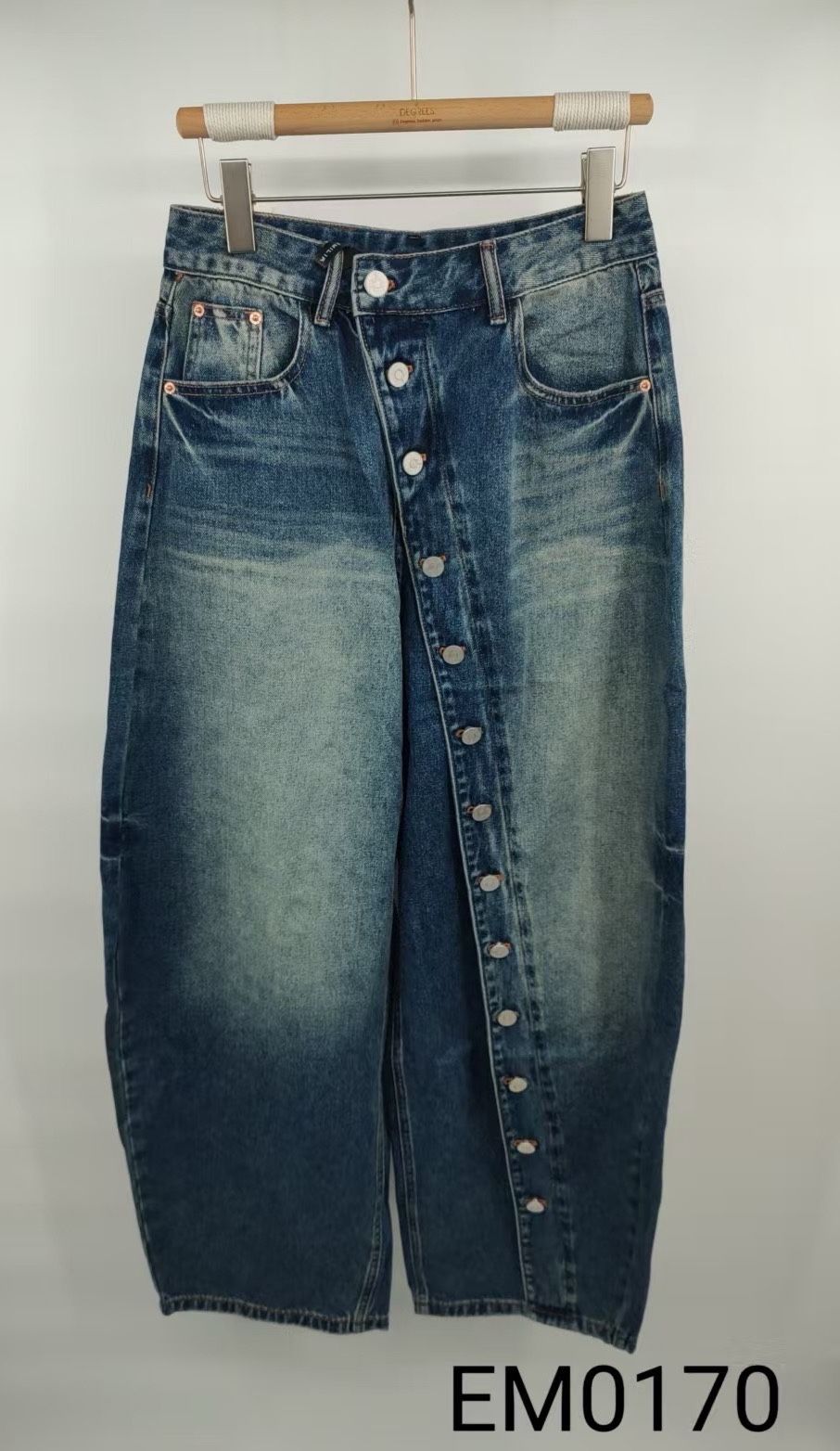 Jeans in geradem Schnitt bis zum Knöchel