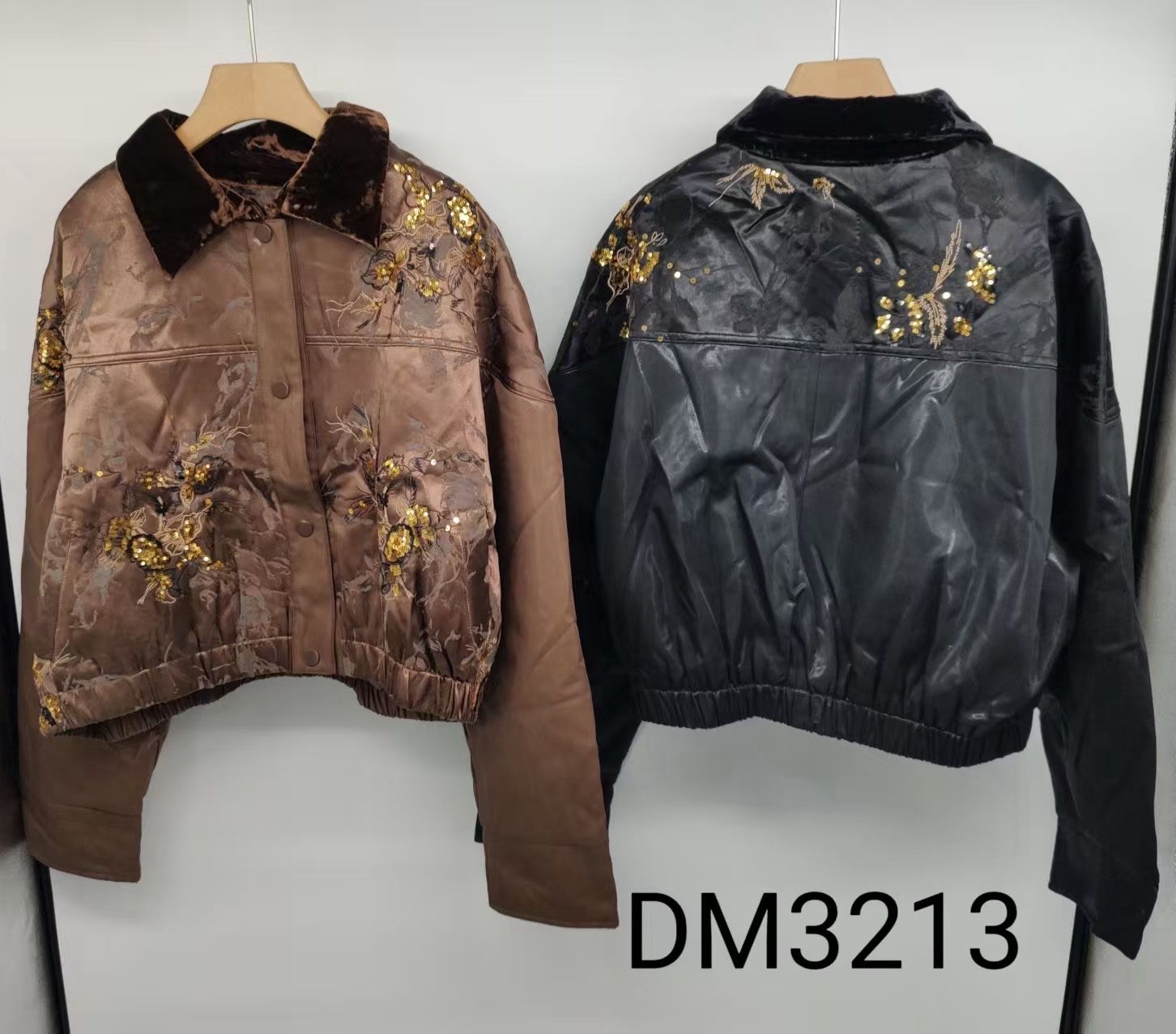 Bomberjacke mit Stickerei