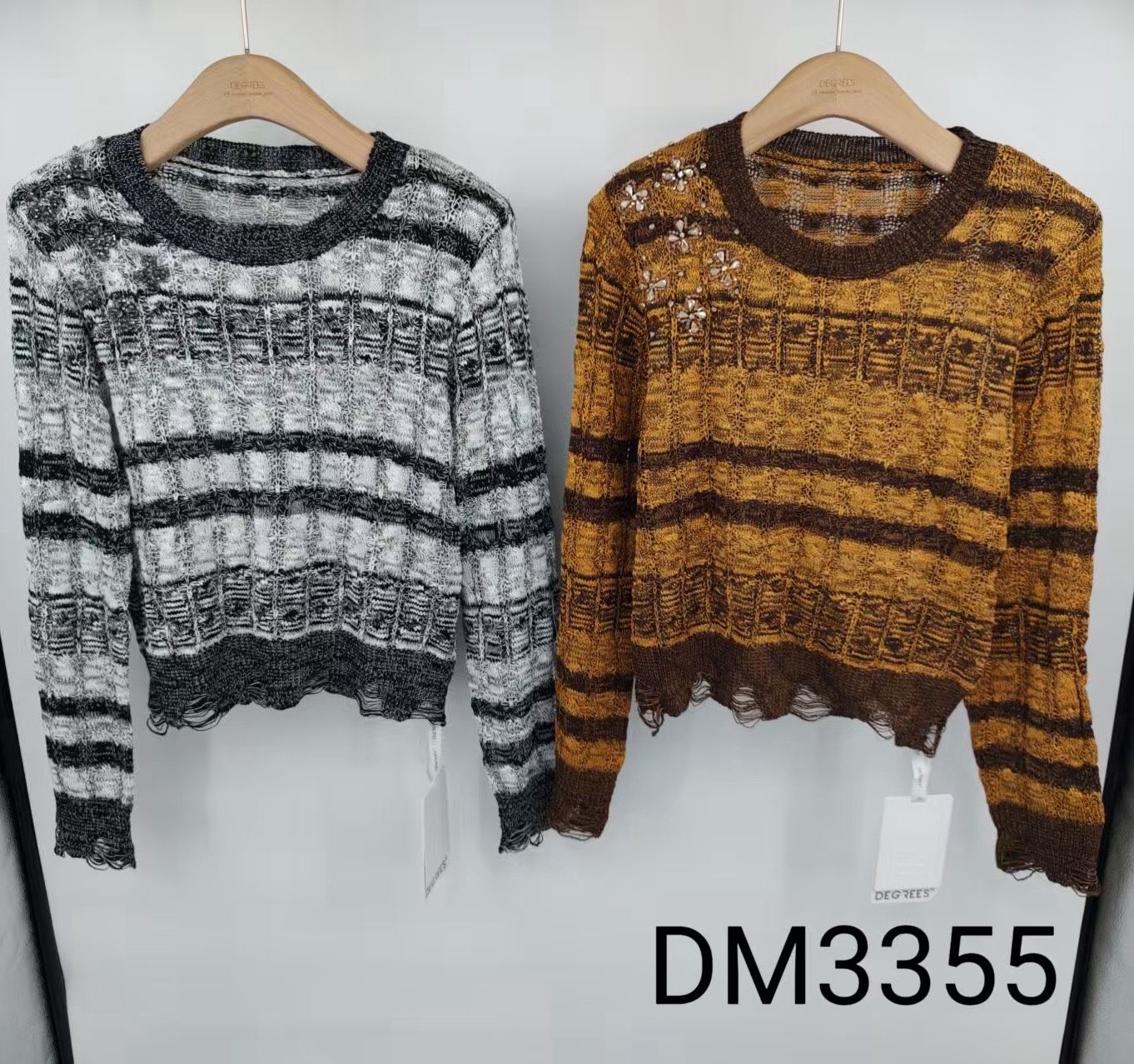 Gestreifter Pullover mit Pailletten