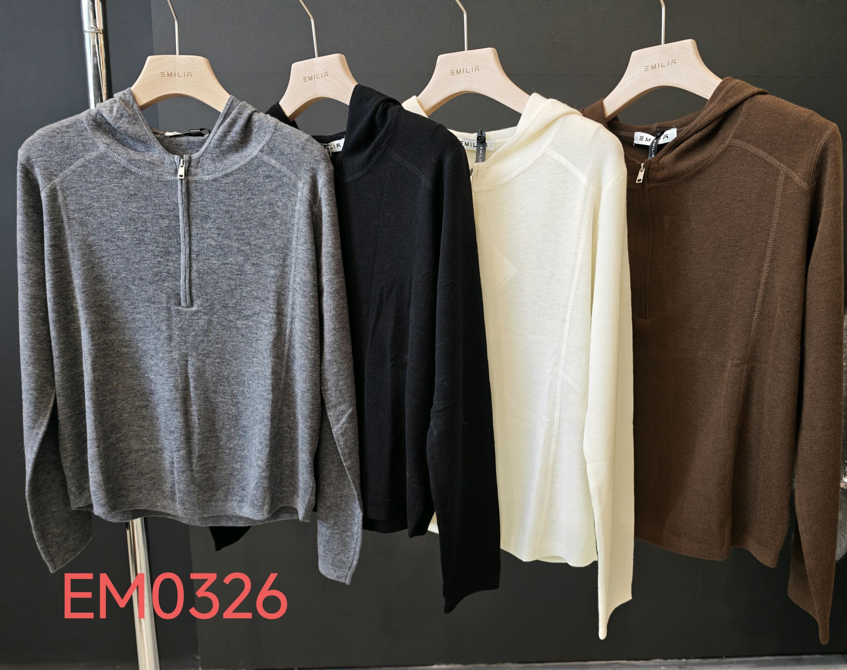 Pullover mit Kapuze und Reißverschluss
