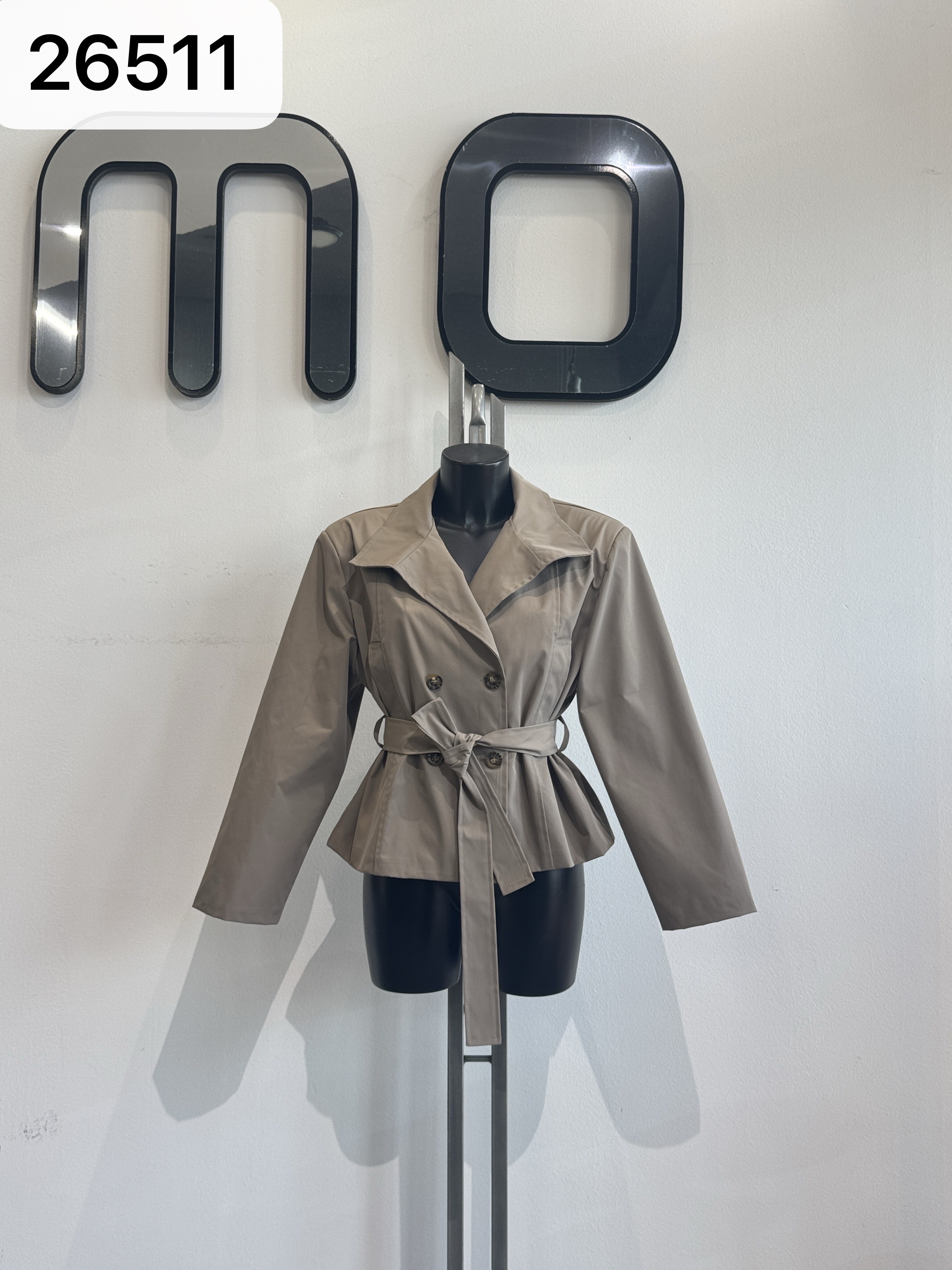Taillierter Blazer mit Gürtel