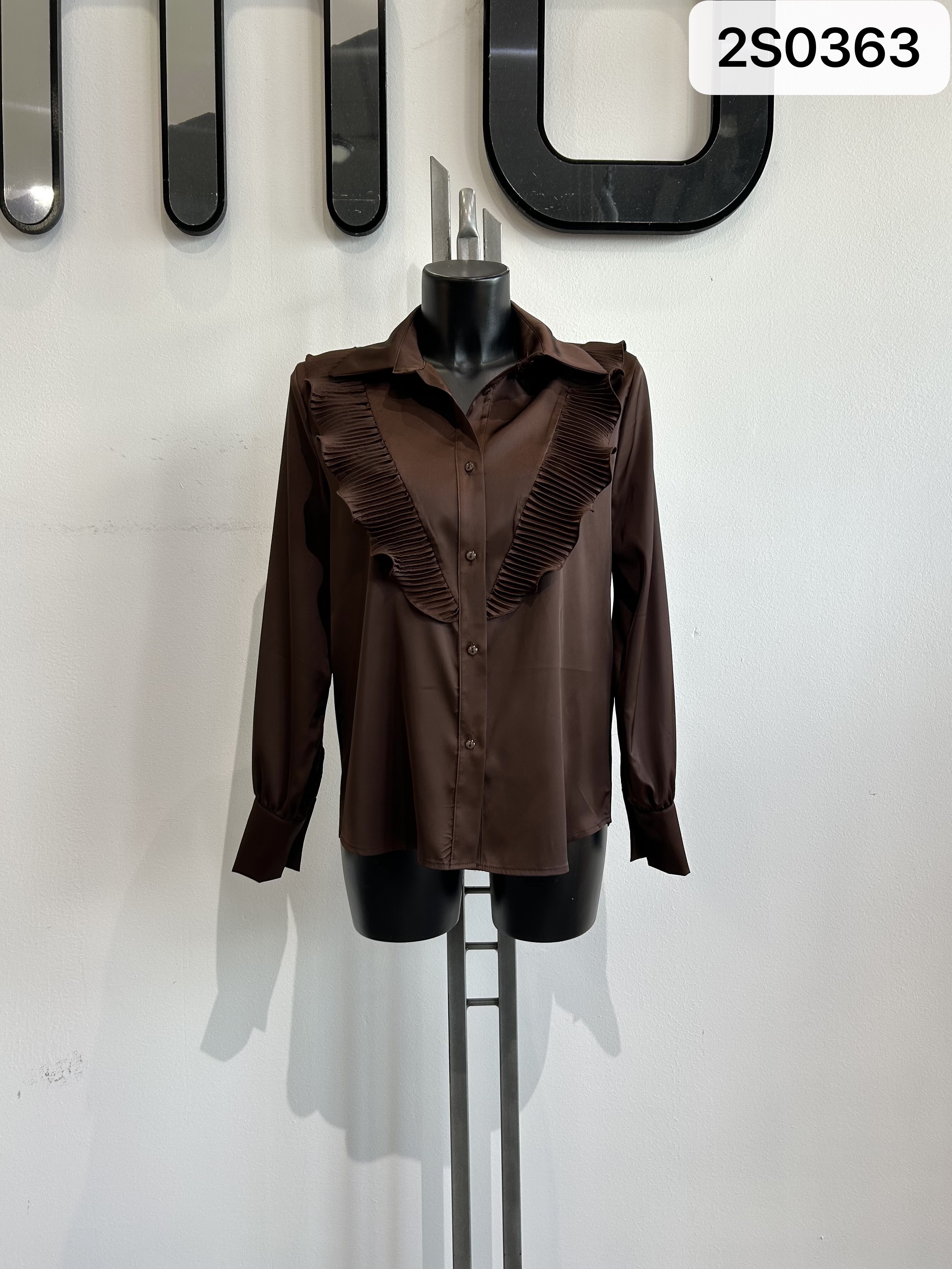 Bluse mit plissiertem Volant