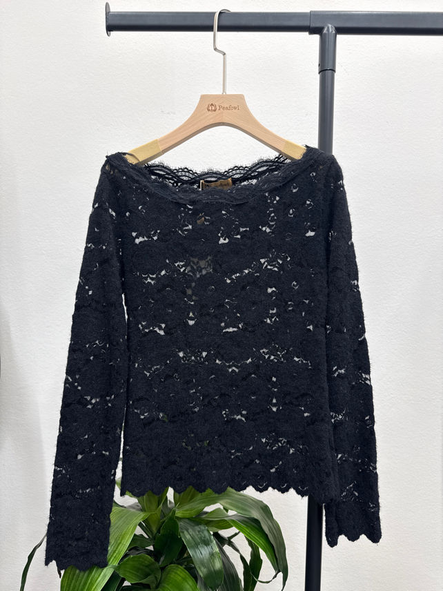 Spitzen‑Shirt mit U‑Boot‑Ausschnitt