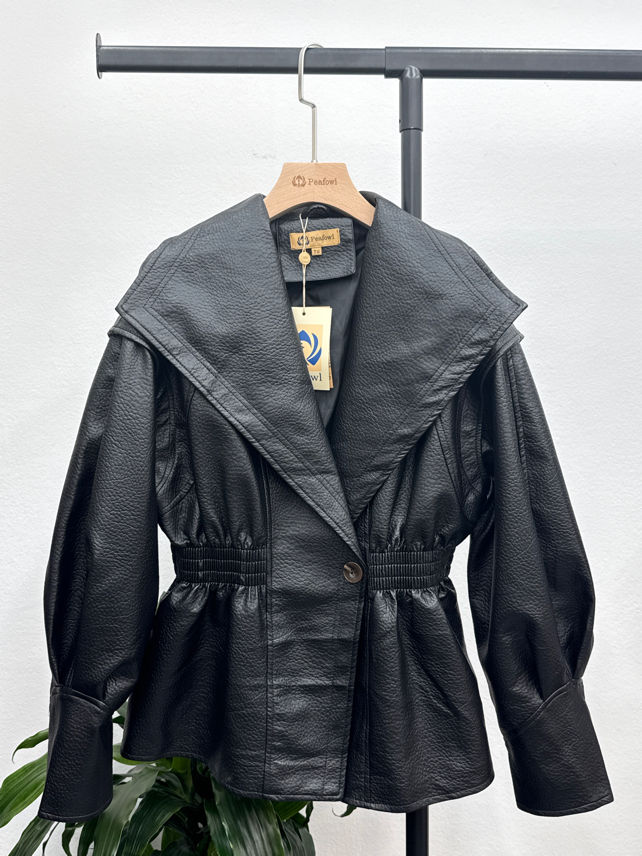 Taillierte Jacke mit Revers