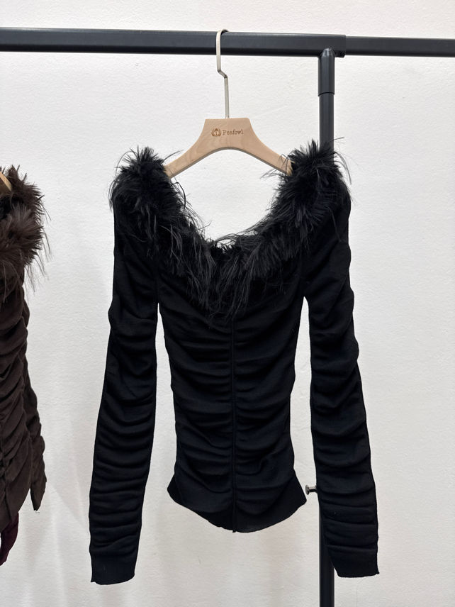Figurbetontes Off‑Shoulder Top
