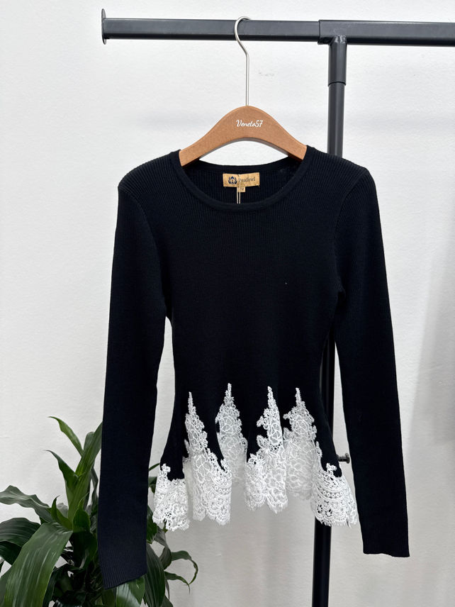 Top mit Spitzen-Peplum