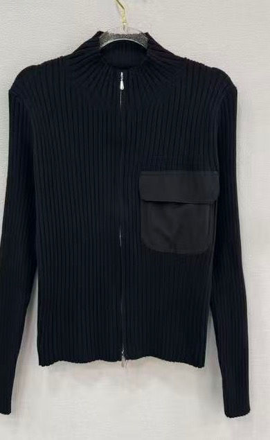 Gerippter Pullover mit Stehkragen