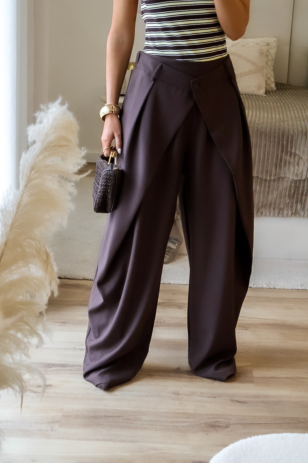Weite Hose im Wide-Leg-Stil mit Bügelfalten
