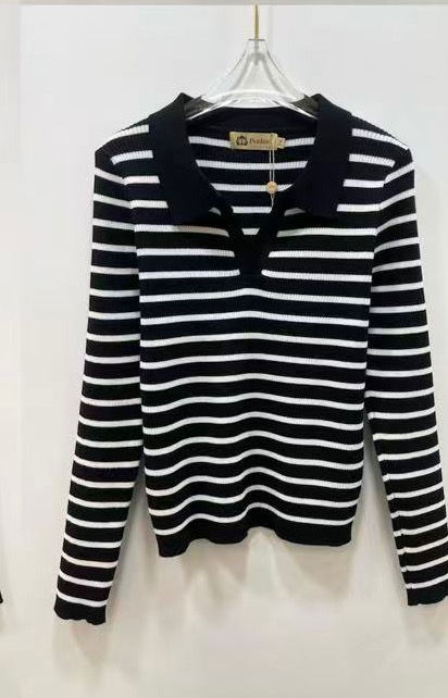 Geripptes Polo-Top