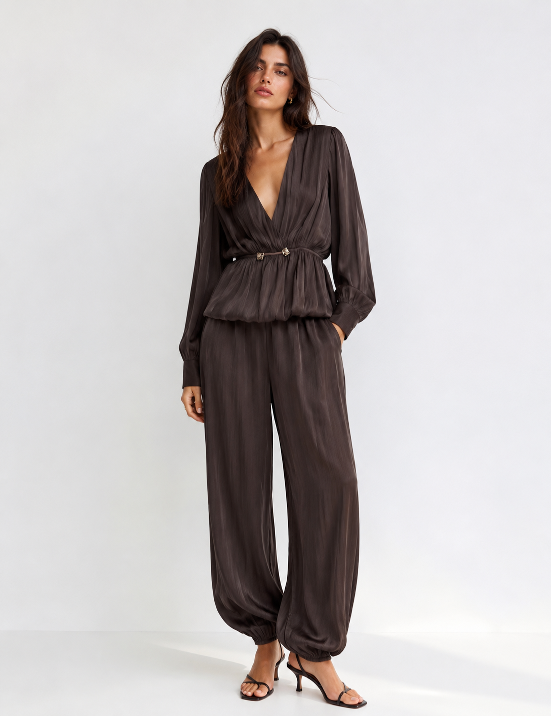 Eleganter Jumpsuit mit V‑Ausschnitt