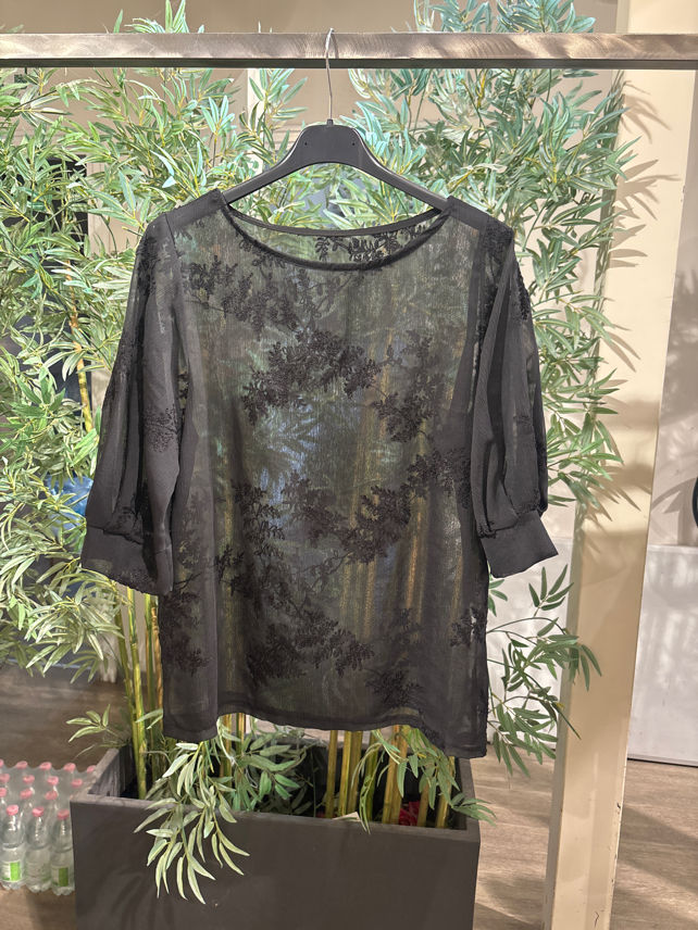 Legere Bluse mit Stickerei