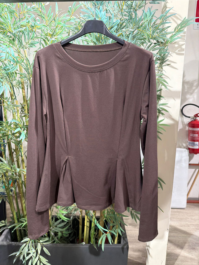 Figurbetonte Bluse mit Basken