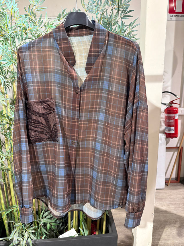 Legere Bluse mit Tasche
