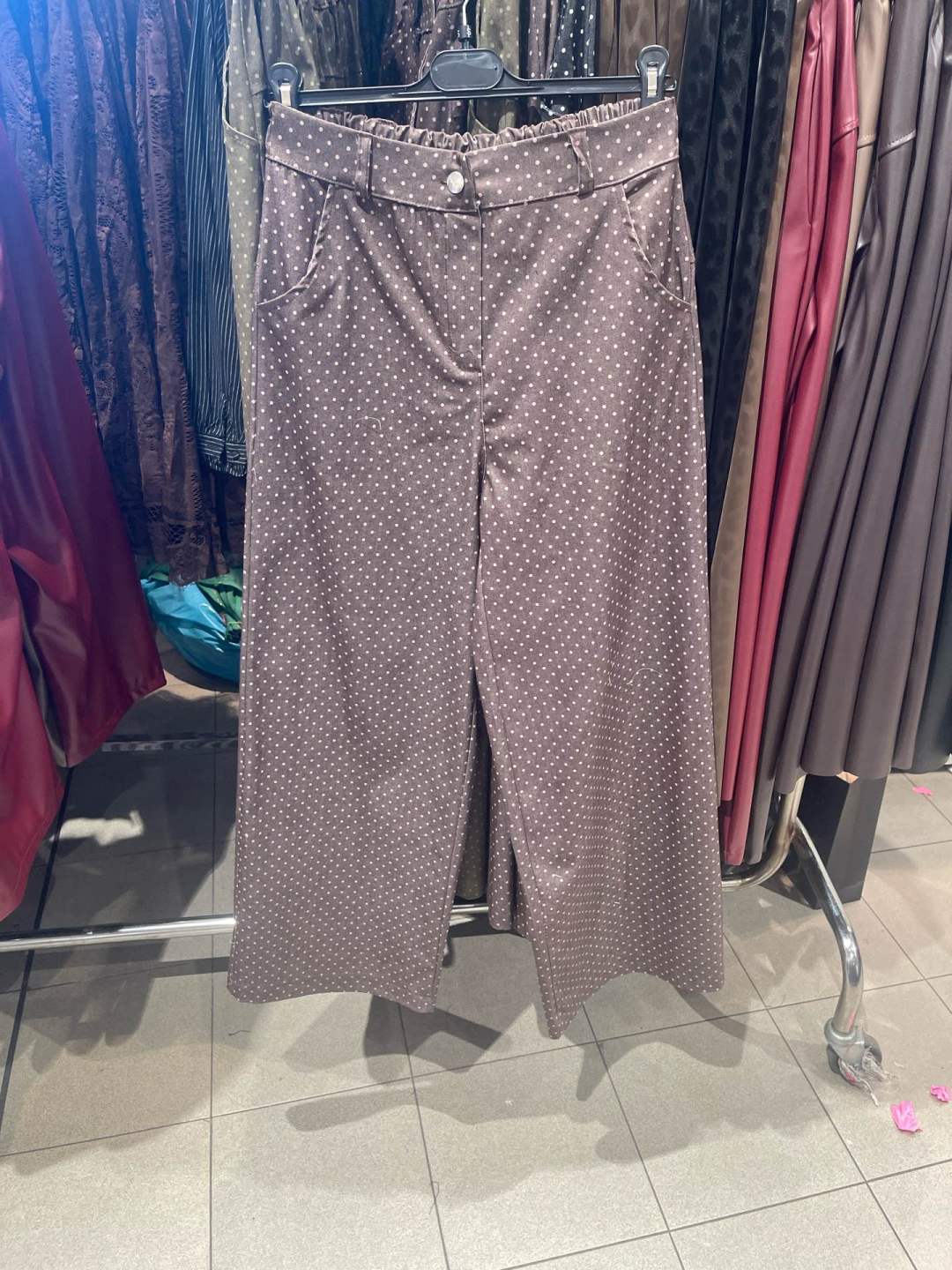 Weite Hose mit Gummibund