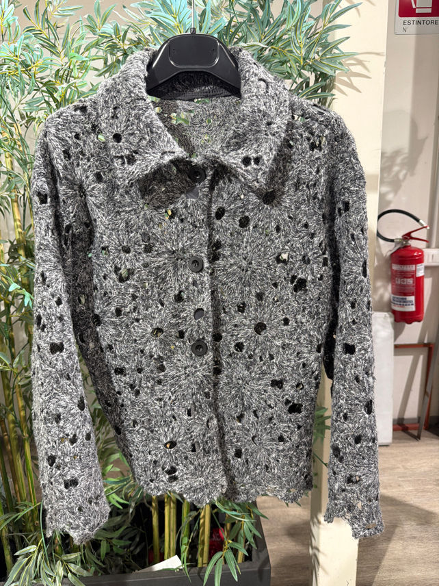 Kurze Strickjacke