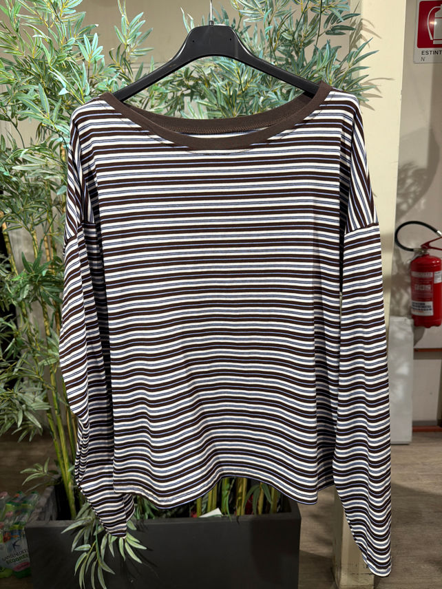 Lockeres T‑Shirt mit Streifen