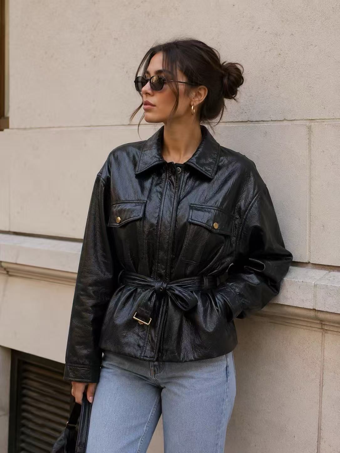 Gürtel-Jacke aus Kunstleder