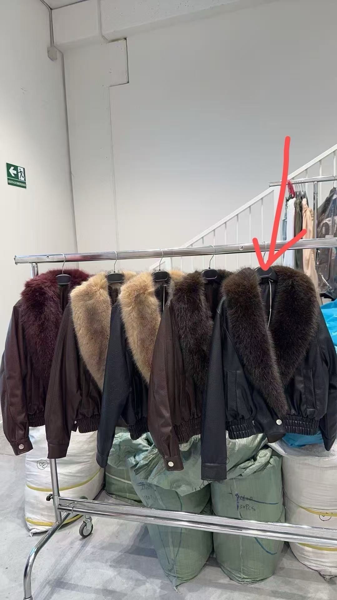 Bomberjacke mit Kunstfellkragen