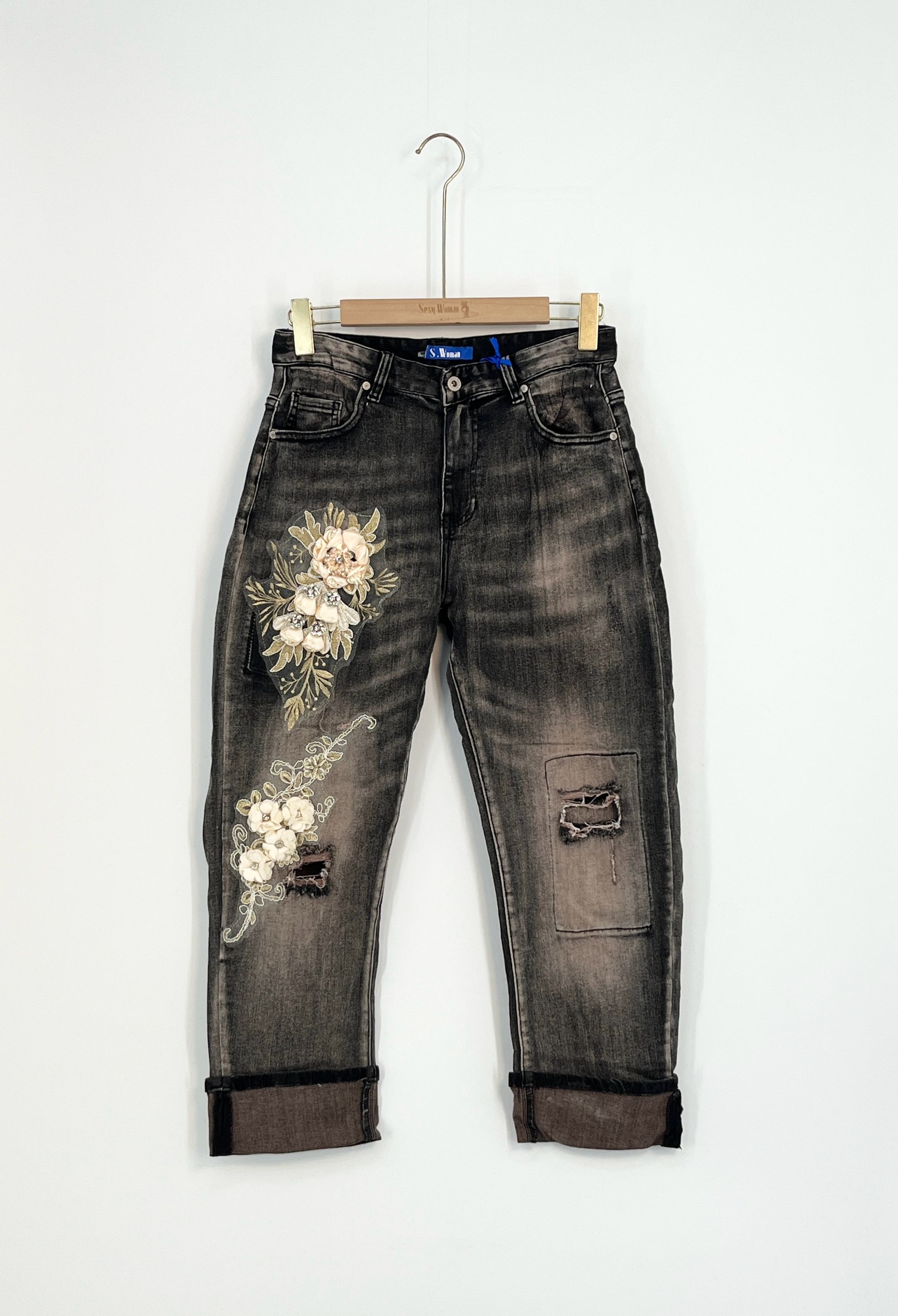 Gerade Jeans mit Stickerei