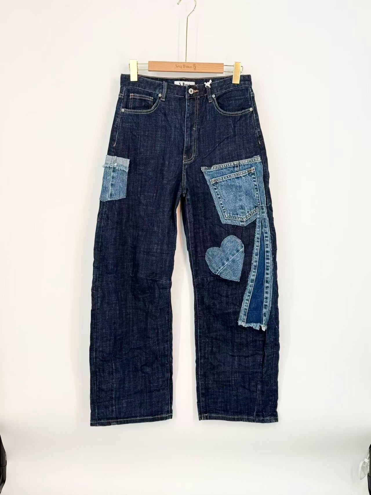 Gerade Jeans im Color‑Block‑Look