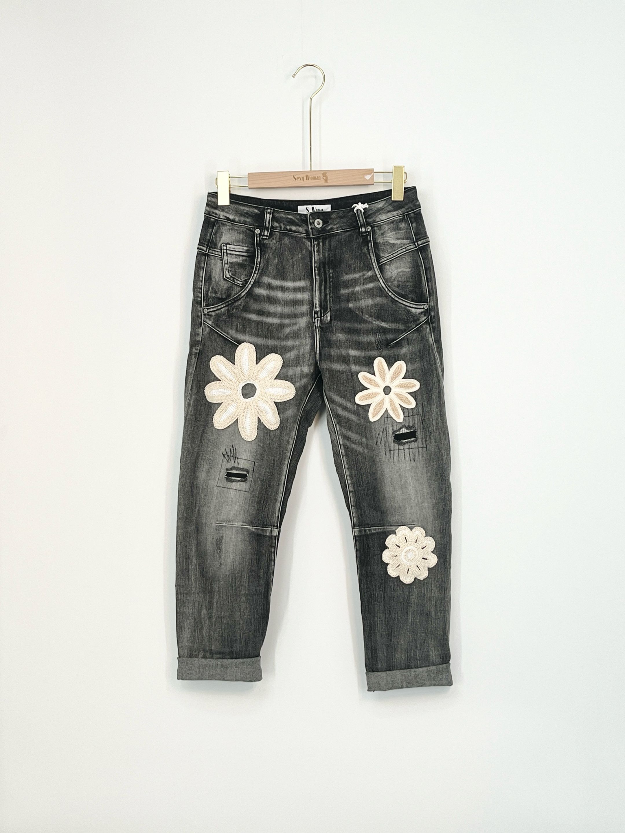Gerade Jeans mit Stickerei