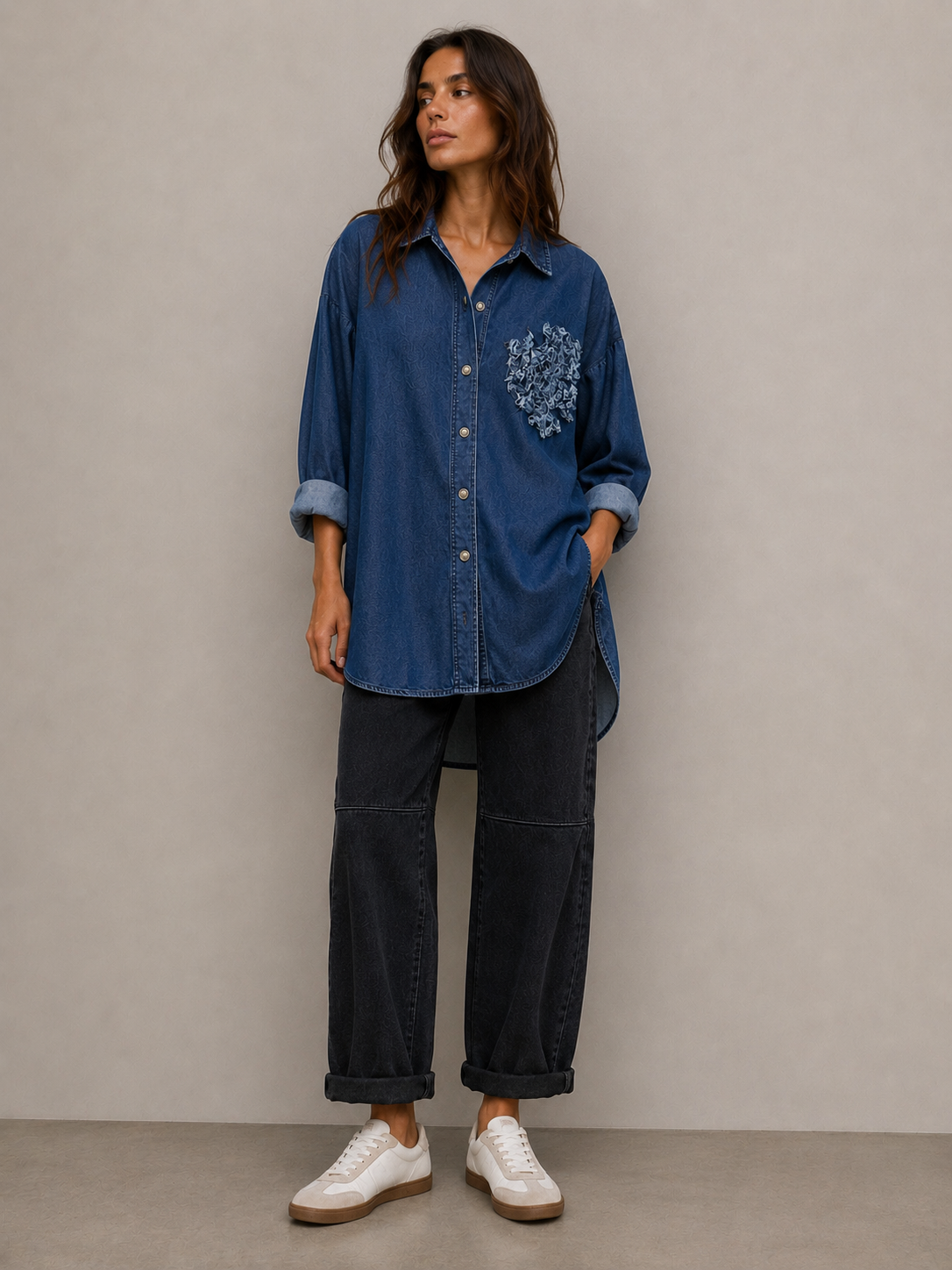 Oversize-Jeansbluse mit Stickerei