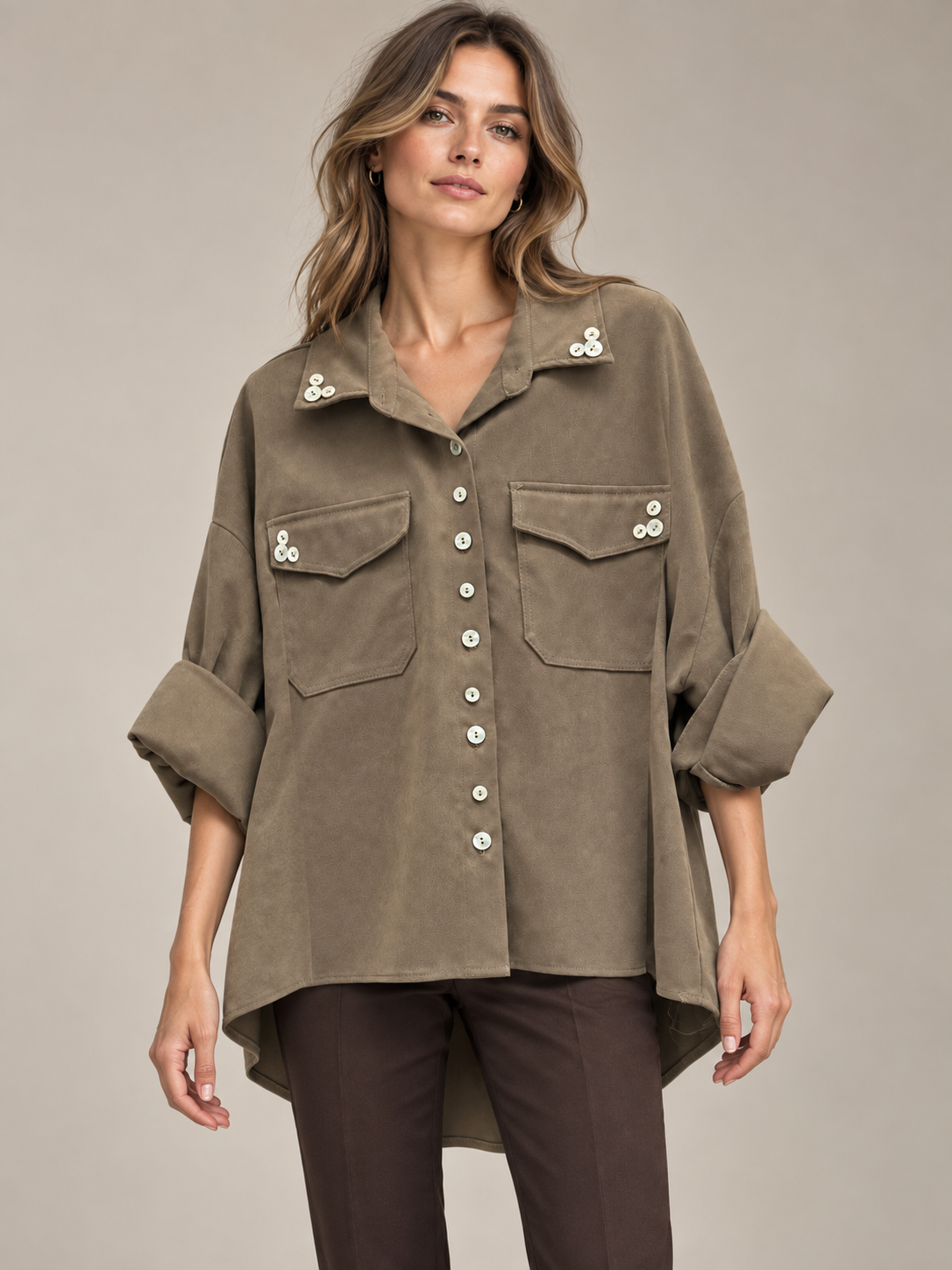 Verlängertes Oversize-Hemd mit Kragen