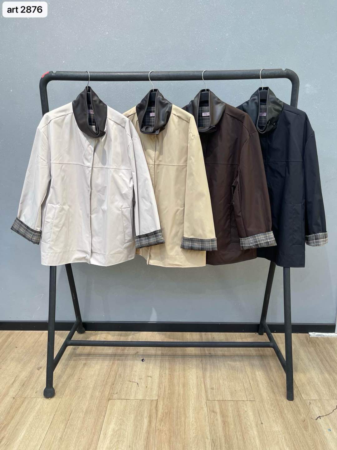 Klassische Jacke mit Stehkragen