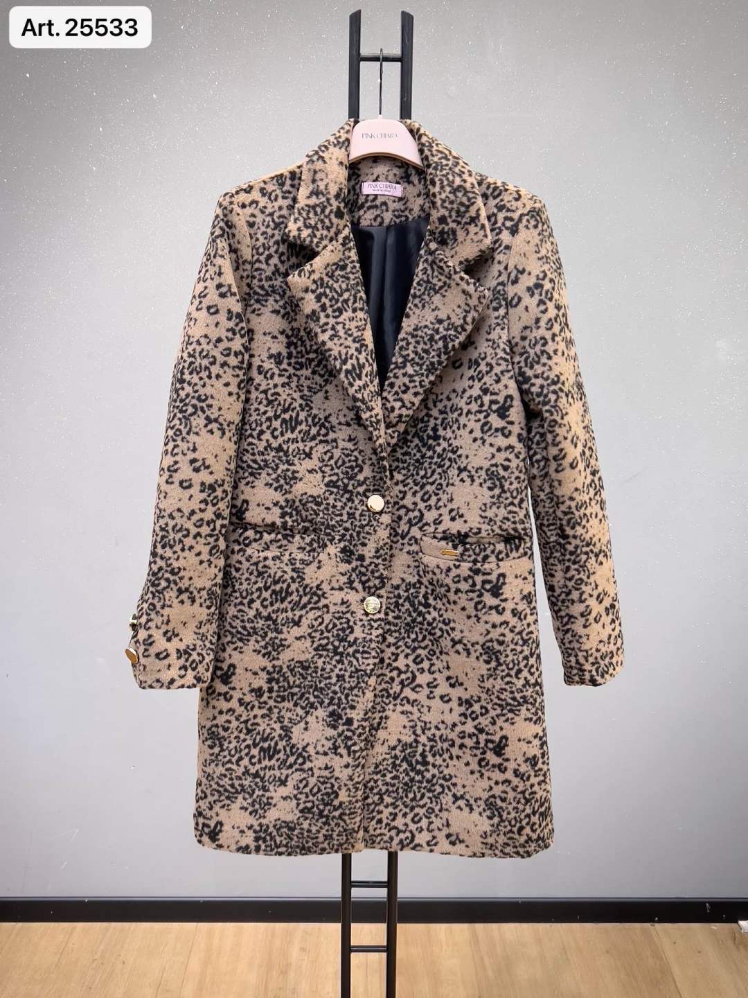Maßgeschneiderter Mantel mit Leopardenmuster