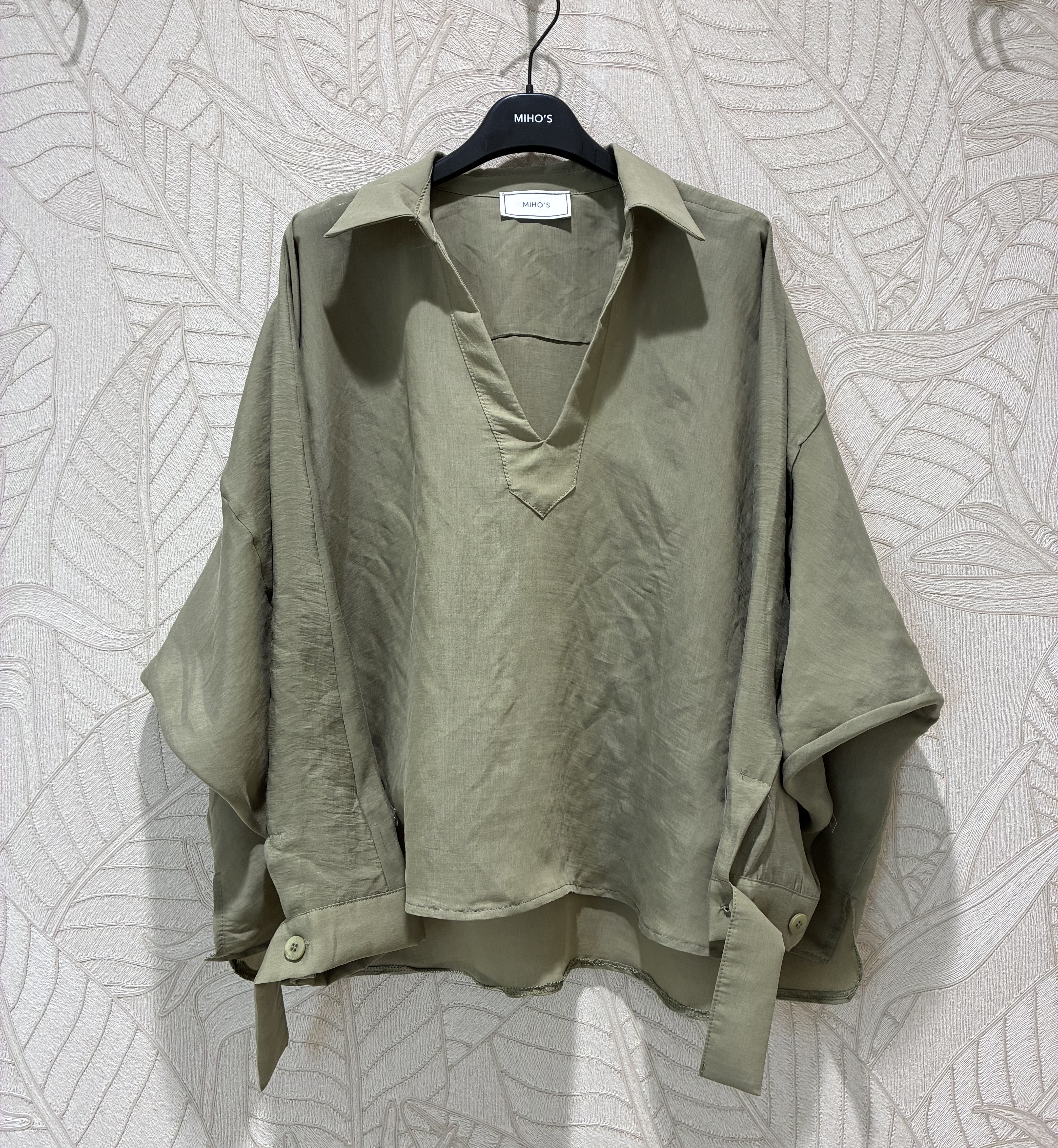 Locker fallende Bluse mit Kragen