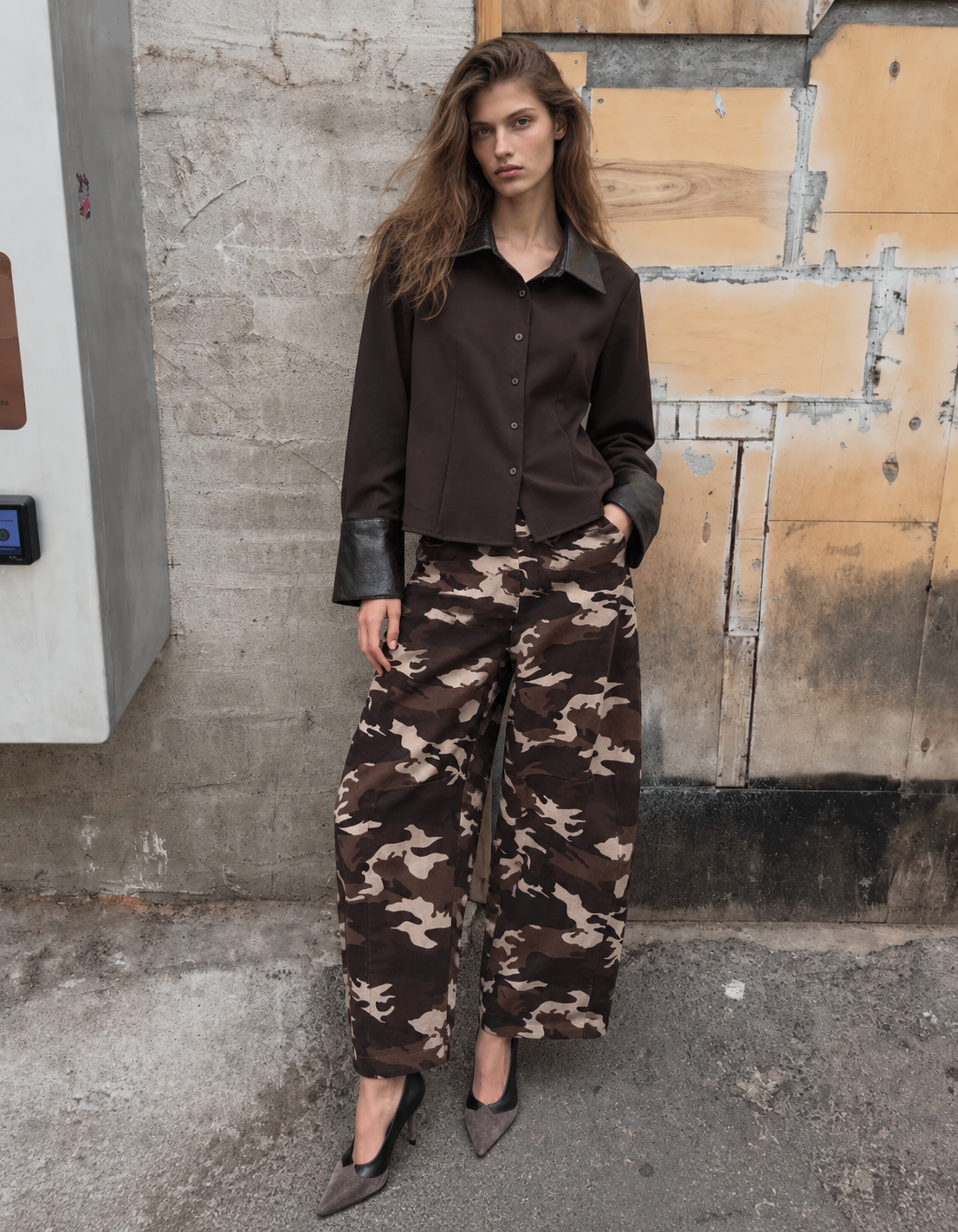Weite Hose im Camouflage-Look