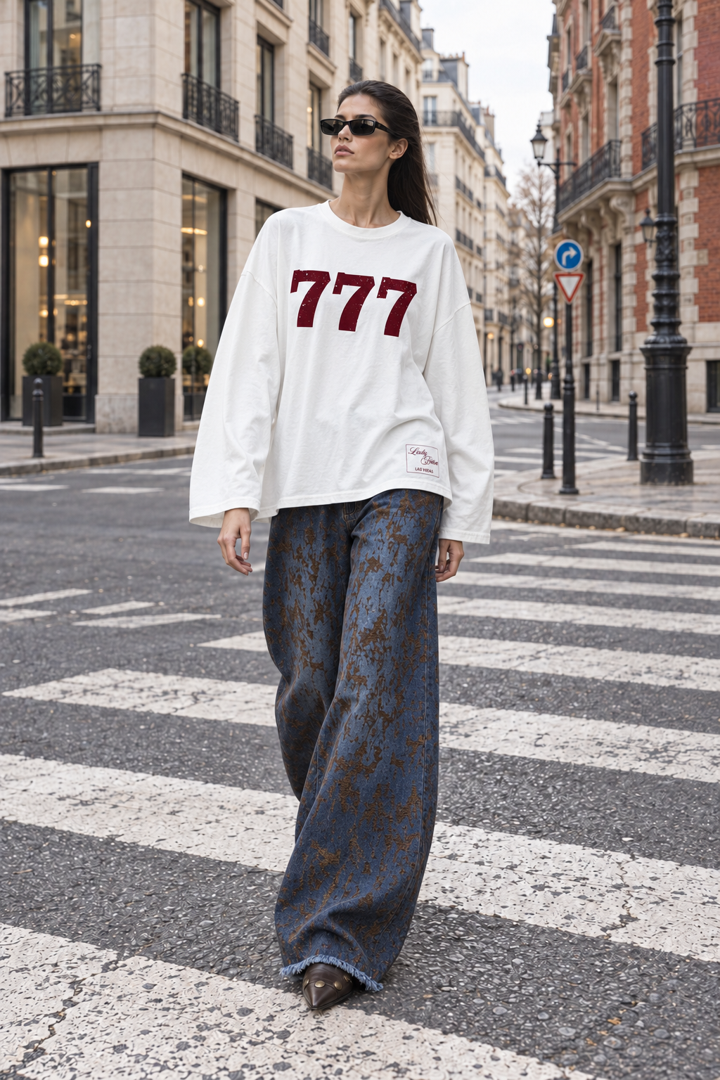 Weite Jeans mit ausgefranstem Saum