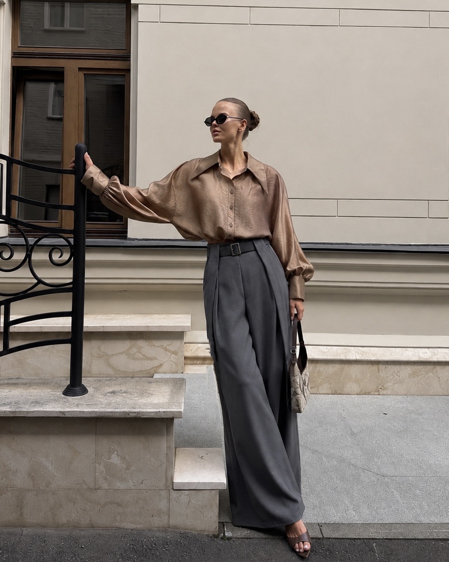 Oversize-Bluse mit V-Ausschnitt