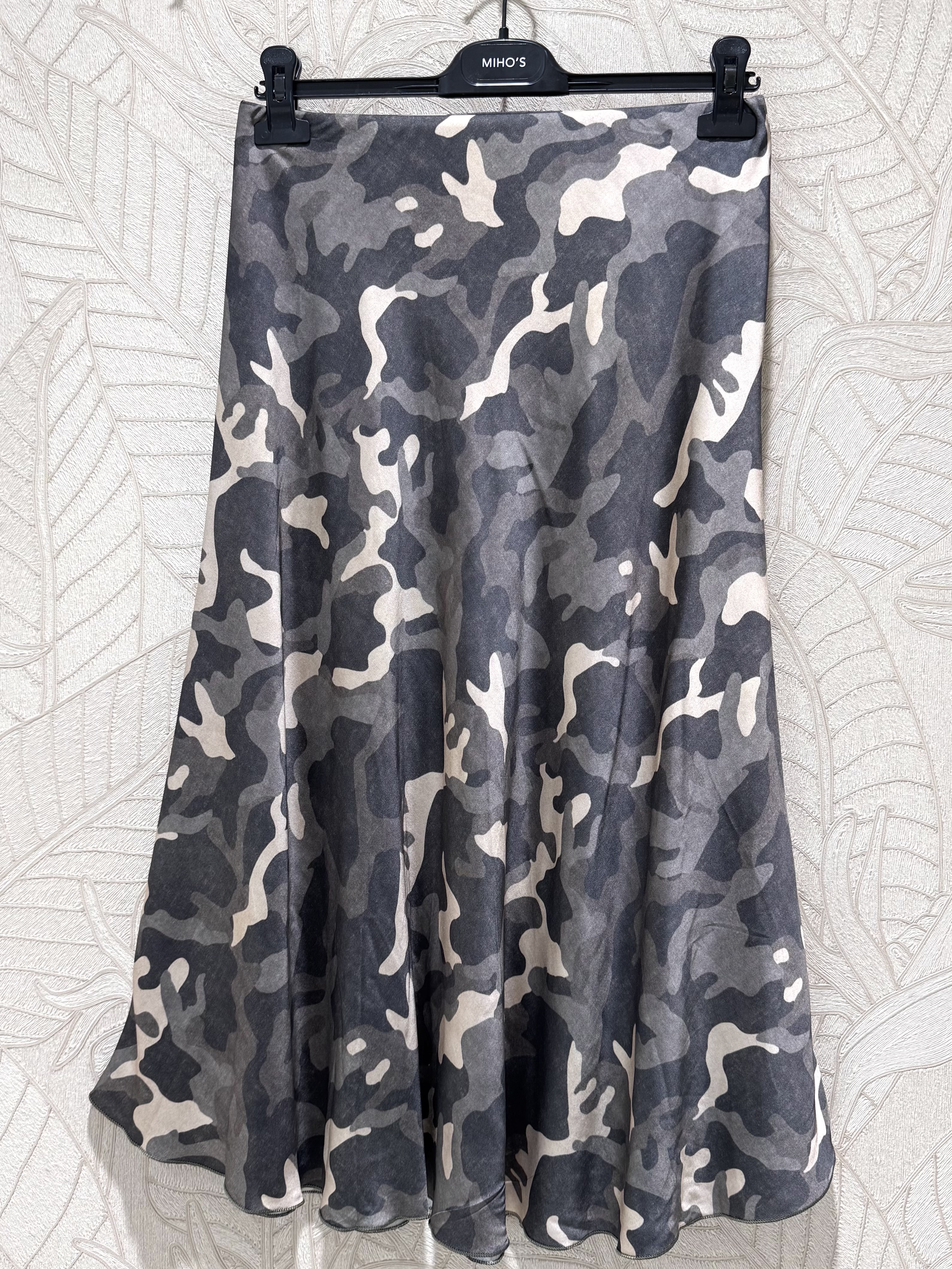 Midi A‑Line Rock mit Camouflage‑Print