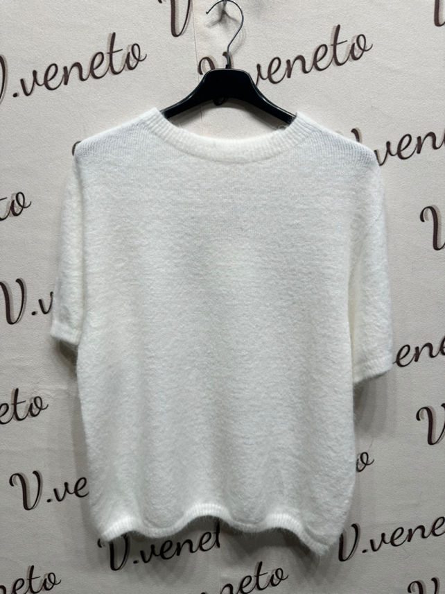 Kurzer flauschiger Pullover