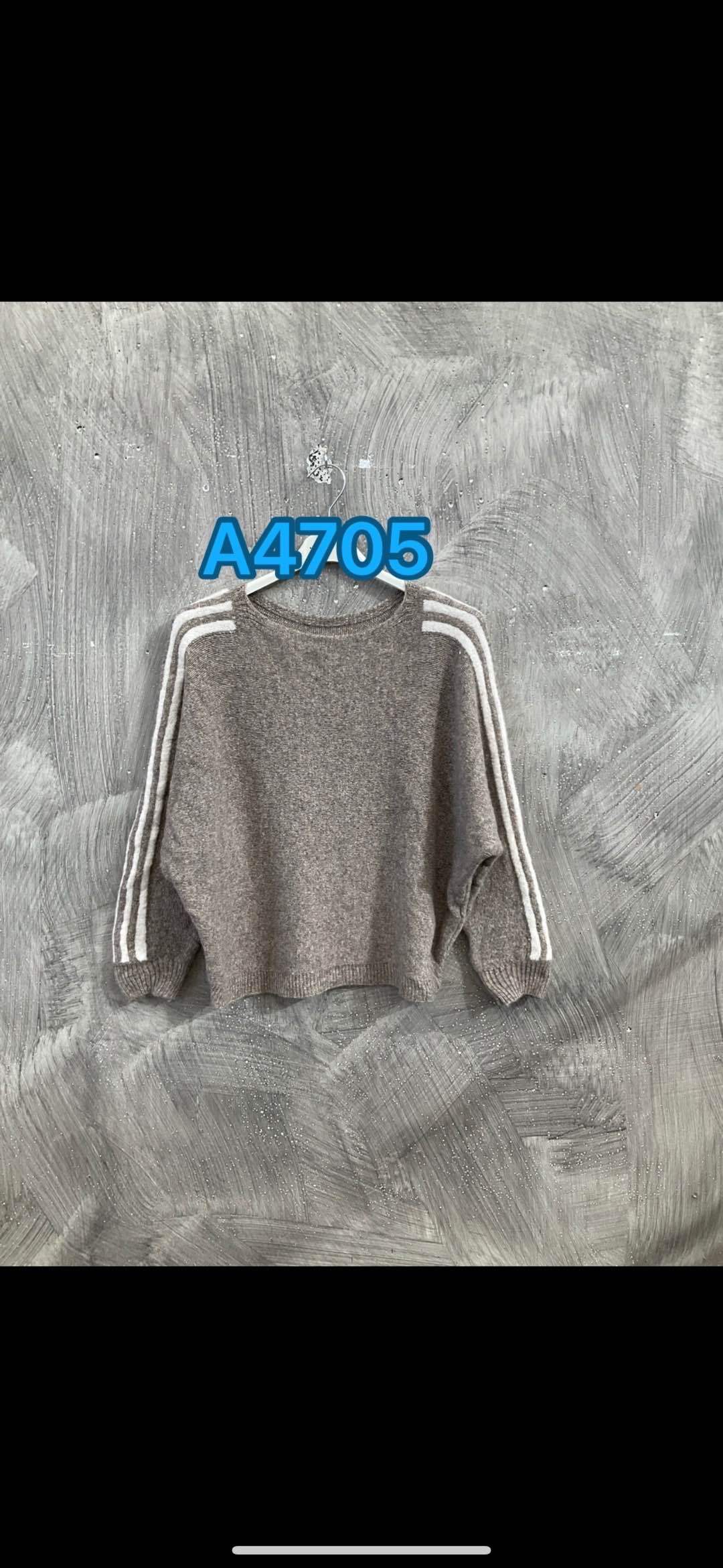 Oversize Raglanpullover mit Streifen