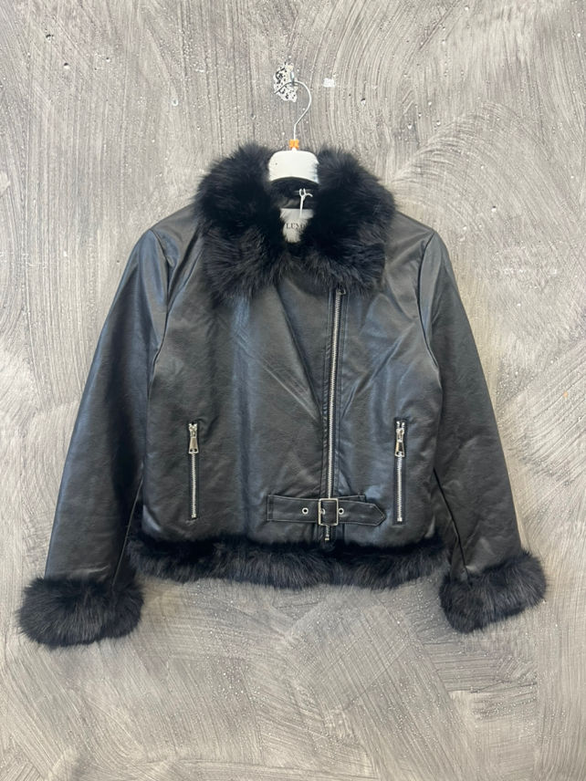 Bikerjacke mit Gürtel