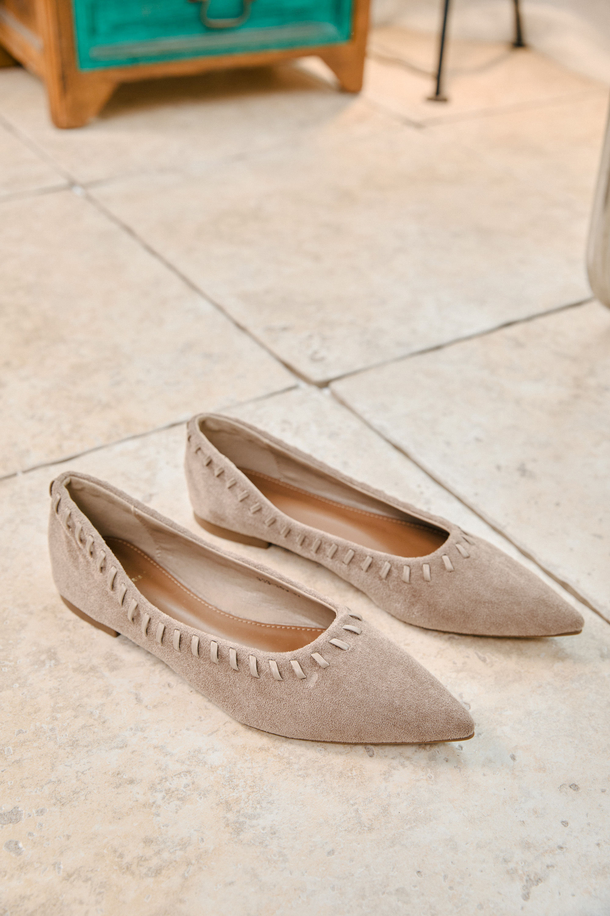 Spitze Ballerinas mit Cut-Outs