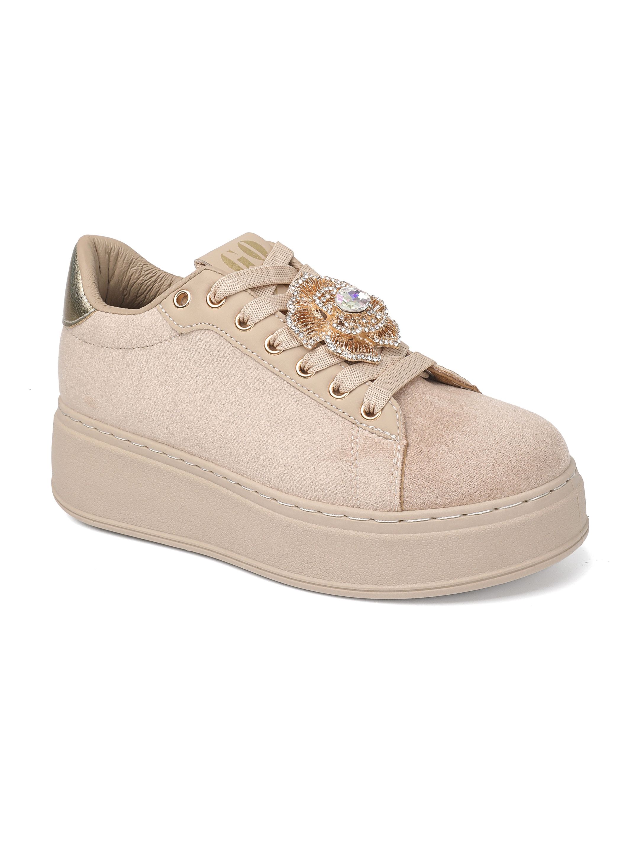 Plateau-Sneaker mit Nieten