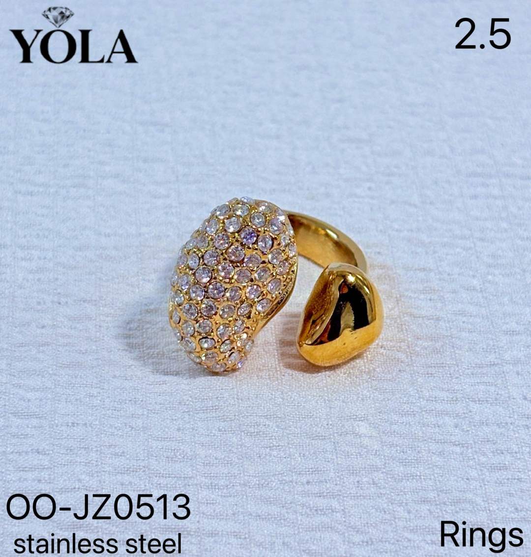 Ring mit Zirkonias