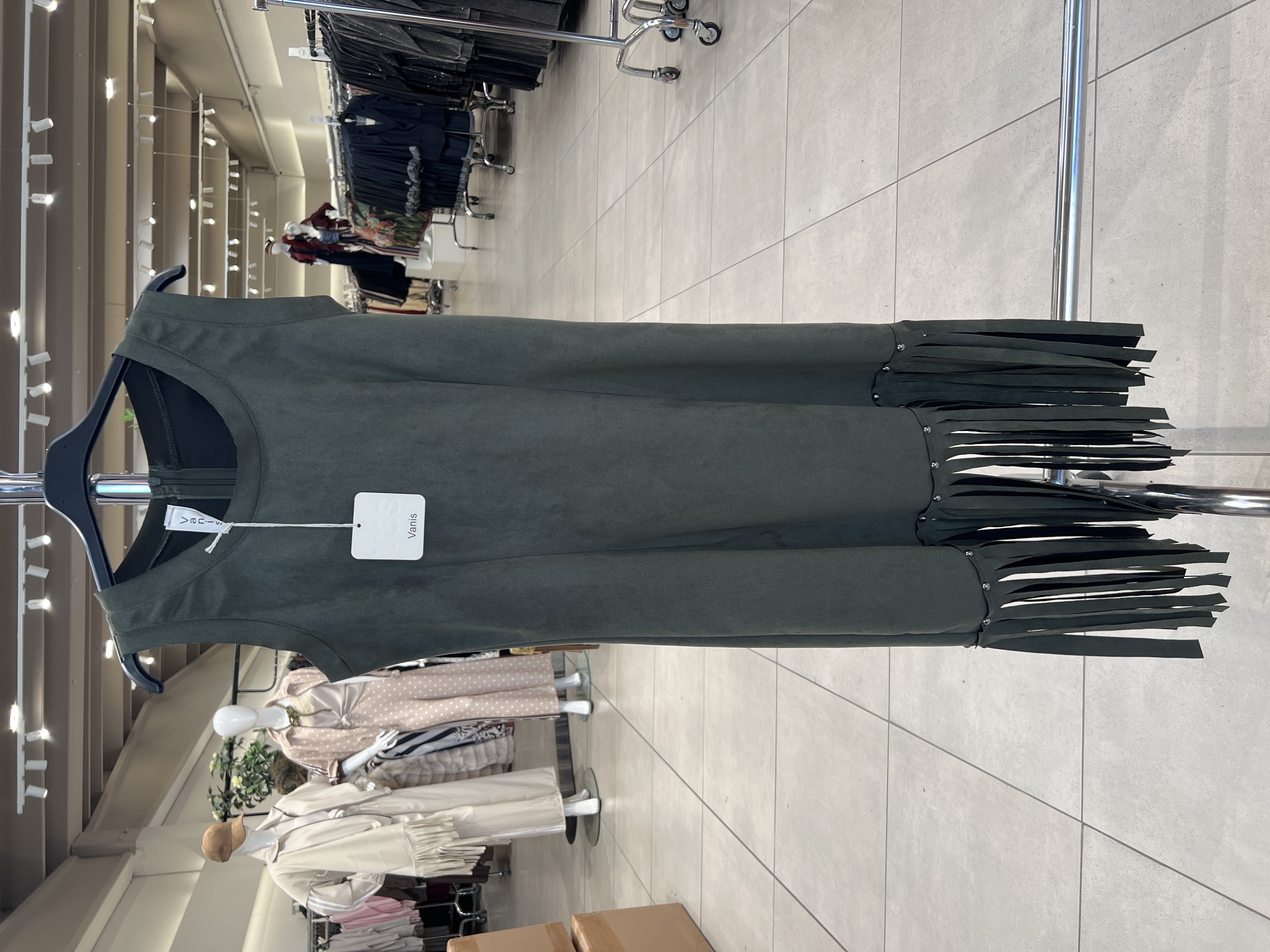 Gerades Midi-Kleid mit Fransen