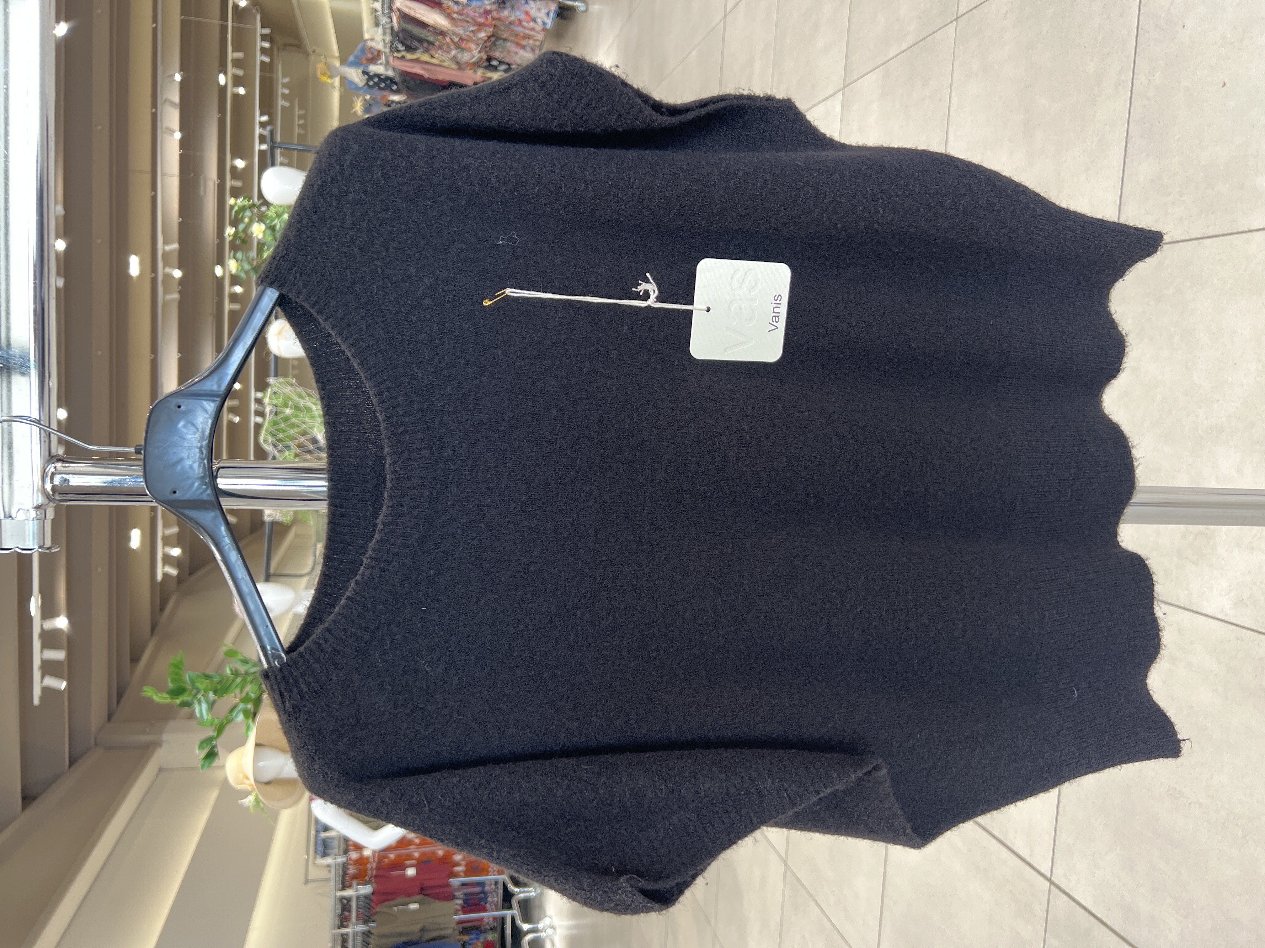 Legerer Pullover bis zur Hüfte