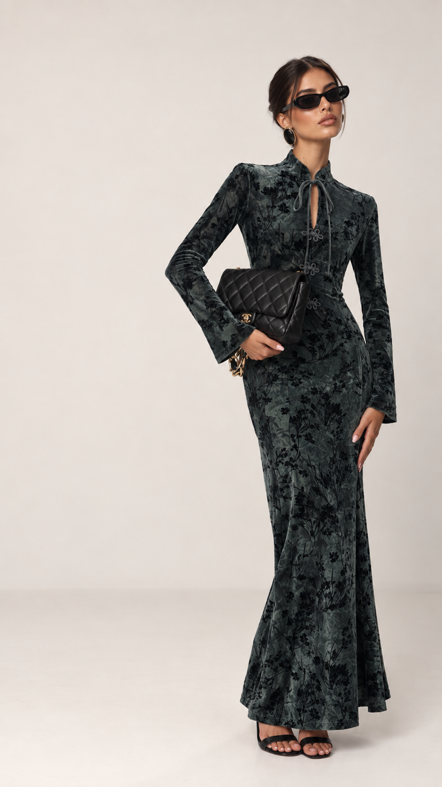 Meerjungfrauenkleid mit Ausschnitt
